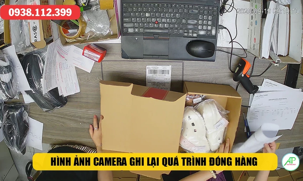 Camera quay đóng hàng shop thời trang