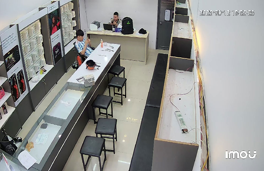 Hình Camera thực tế của bộ Bộ Camera Nhà Xưởng Có Màu Ban Đêm DH-HAC-HFW1509TLMP-LED-S2 sử dụng mã DH-HAC-HFW1509TLMP-LED-S2 Hình Camera thực tế của bộ Bộ Camera Nhà Xưởng Có Màu Ban Đêm DH-HAC-HFW1509TLMP-LED-S2 sử dụng mã DH-HAC-HFW1509TLMP-LED-S2